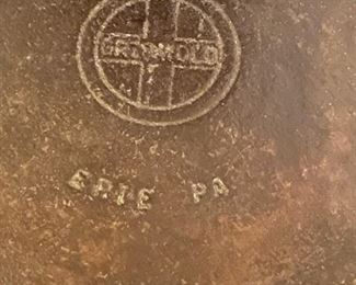 Vintage GRISWOLD Cast Iron Skillet