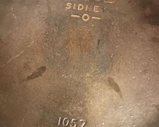 Vintage WAGNER WARE 1057 Sidney O Cast Iron Skillet