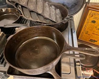 Cast Iron Chicken Fryer Pan