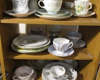 Teacups & saucers
