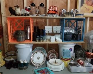 tin kitchenware