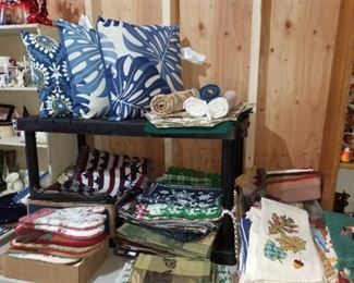 pillows, placemats
