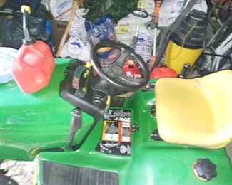 John Deere LX255  Riding Mower