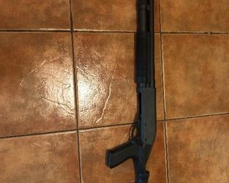 Remington 870 12-guage tactical shotgun