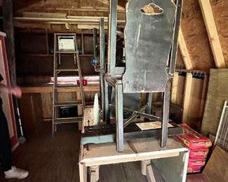 "project" Table and chairs