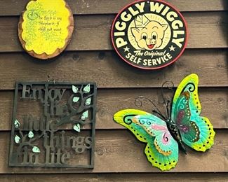 Metal outdoor signs