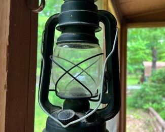 Oil lantern