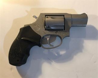 Taurus .38 Special revolver (Model 85)
