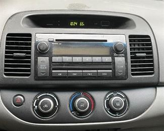 Toyota Camry radio controls