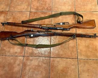 Mosin–Nagant rifles (pair)