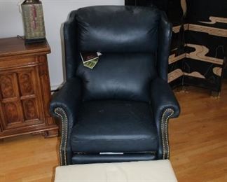 LEATHER CHAIR NEW