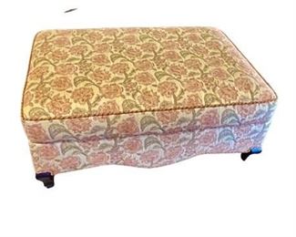 Lot 010
Arhaus Furniture Oversized Ottoman