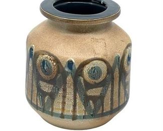 Lot 015
Israel Studio Art Pottery Signed