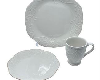 Lot 017
Lenox 'French Perle' Dinnerware Service for 4