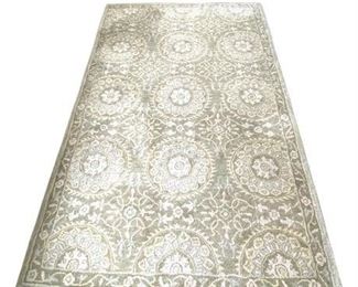 Lot 022
Wool Area Rug