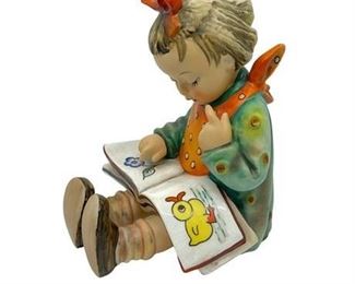 Lot 076
Goebel Hummel 'Book Worm' TMK 5 Figurine