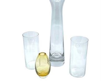 Lot 132a
Decorative Glass Vase Grouping