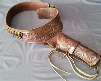 Colt Tooled Leather Holster w 20 Colt .45 Rounds
