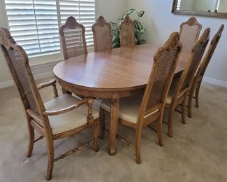 Mid Century Thomasville Dining Table & 8 Chairs
