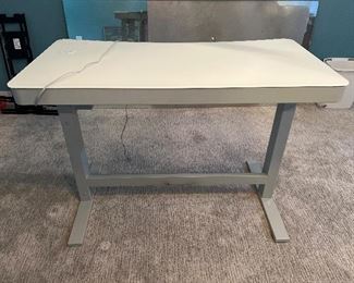 Adjustable Work Table