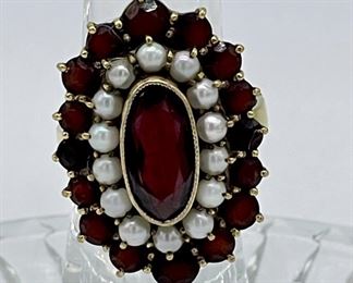 Ladies 14K Yellow Gold Garnet & Pearl Ring