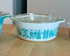 Vintage Pyrex Blue "Butterprint" Casserole Bowls with Lids
