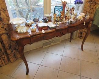 Ethan Allen Table