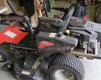 Gravely 2350 Zero Turn mower ..works great, Robert used it!