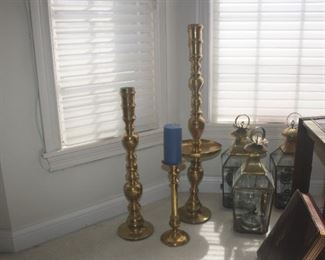 LARGE COLLECTION OF BRASS 