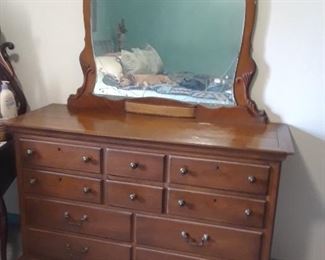 Maple dresser; detachable Art Deco mirror