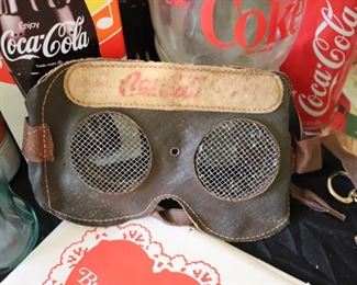 RARE COCA -COLA ANTIQUE  GOGGLES LEATHER MESH  PILOT OR HORSE DRAWN CARRIAGE DELIVERY DRIVER  PROTECTIVE EYEWAER 