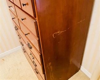 4______$100 
Chest drawer made by TCI 4 drawers&nbsp;
• 40high 32wide 19deep