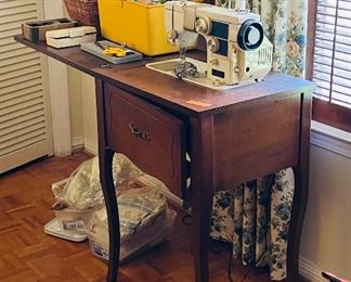 3______$100 
Sewing machine&nbsp;
 • 30high 22wide 18deep