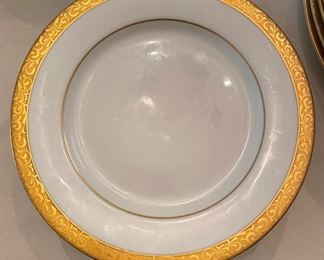 13______$300 
Nikko Fine china "Gold filigree" set for 12 - 4 place setting missing one B&B plate&nbsp;