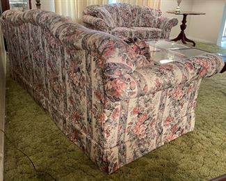 11______$190 
Floral Sofa hideway bed&nbsp;
 • 34 high 94 wide 26deep 