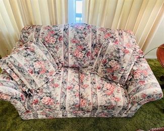 12______$150 
Floral loveaseat&nbsp;
  • 34 high 64 wide 26deep 