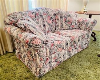 12______$150 
Floral loveaseat&nbsp;
  • 34 high 64 wide 26deep 