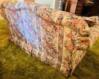 12______$150 
Floral loveaseat&nbsp;
  • 34 high 64 wide 26deep 