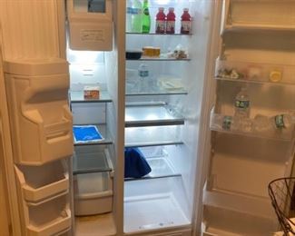 $550
Whirlpool 21.4 cu ft side by side refrigerator with ice and water dispenser and can caddy - white 
• 28deep x 33wx 64T
