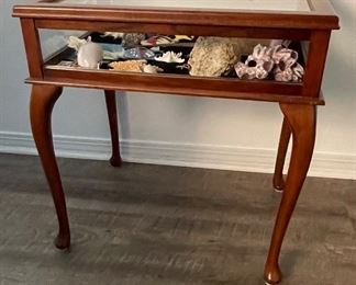 10______$90
Shell curio table Queen ann style - top lift up