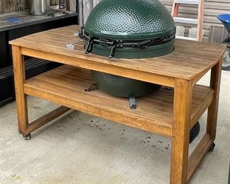 40______$1,100 		
Green Egg with table matching 24in W egg 