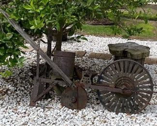 42______$90 		
Iron motorcycle rusty - corn 🌽 