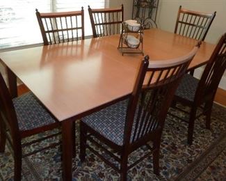 kitchen table and 6 chairs