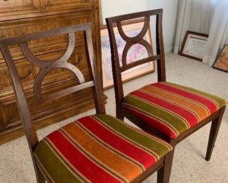 Chairs with cushions. Nice addition to any table.