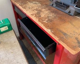 Small Craftsman 2 drawer workbench 