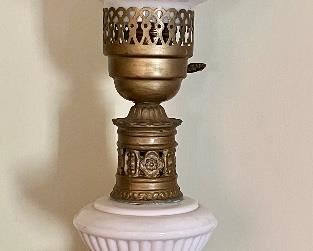 Item 105:  Table Lamp - 18.5":  $85