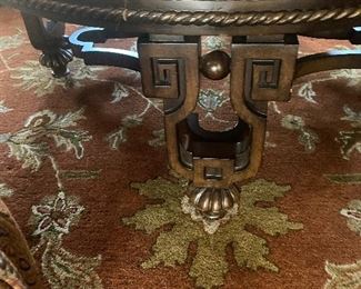 ROUND TUFTED OTTOMAN/COFFEE TABLE