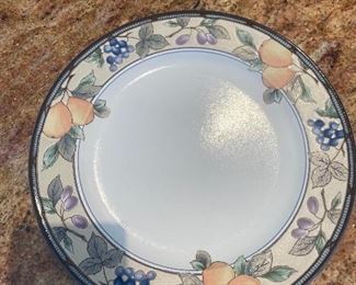 SET OF MIKASA INTAGLIO "GARDEN HARVEST"