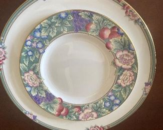 ROYAL DOULTON "ORCHARD HILL" SERVICE FOR 14 PLUS