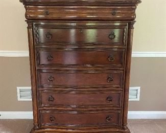 6 PC BROYHILL BEDROOM SET  KING BED(MATTRESS AND BOX NOT INCL) 2 NIGHT STANDS TALL DRESSER AND TRIPLE DRESSER WITH MIRROR